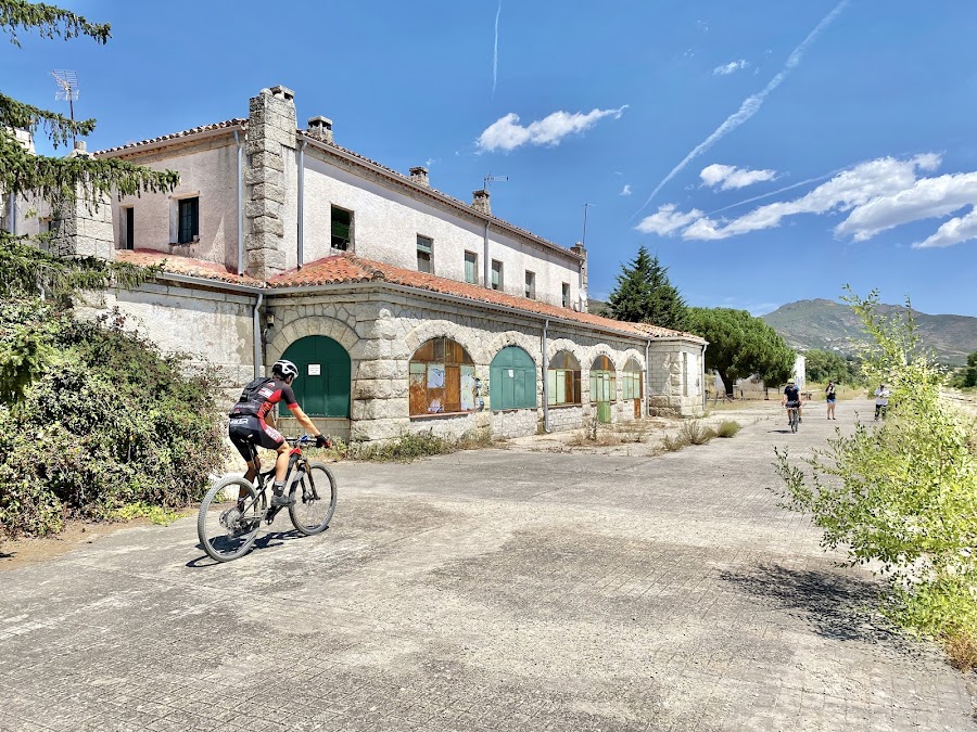 Estación de tren de Miraflores de la Sierra