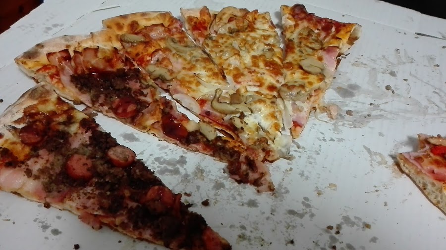 Gago's pizza