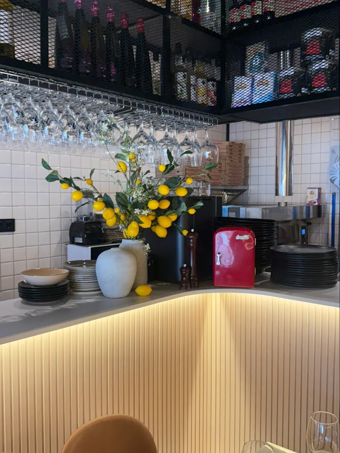 Pizzería FIOR DI LATTE/ Restaurante italiano